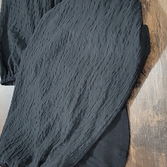 Urban Outfitters Medium Black Textured Blouse - Picture 4 of 4